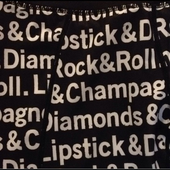 Betsey Johnson Workout  Fun Capris. - Picture 4 of 9